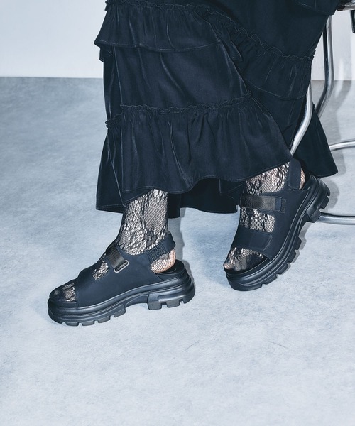 LEPSIM（レプシィム）の「厚底2ベルトサンダル　573185（サンダル・レディース・ブラック/ダークブラウン・MEDIUM/LARGE）」の21枚目の写真