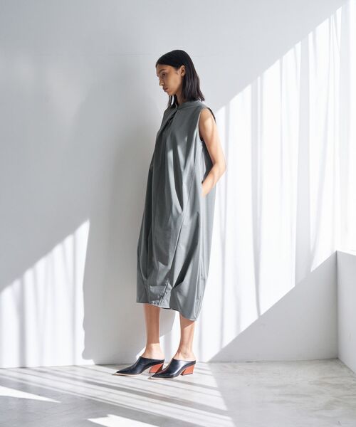 LANVIN en Bleu（ランバンオンブルー）の「ソフトタイプライターコクーンワンピース（ワンピース・レディース・グレー/カーキ/ネイビー・36/38）」の17枚目の写真