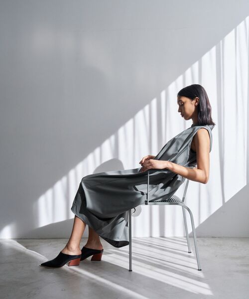 LANVIN en Bleu（ランバンオンブルー）の「ソフトタイプライターコクーンワンピース（ワンピース・レディース・グレー/カーキ/ネイビー・36/38）」の22枚目の写真