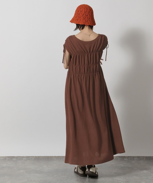 LAKOLE（ラコレ）の「【前後2WAY】肩ドロストワンピース / 575906（ワンピース・レディース・ブラウン/ブラック/アイボリー・FREE）」の22枚目の写真