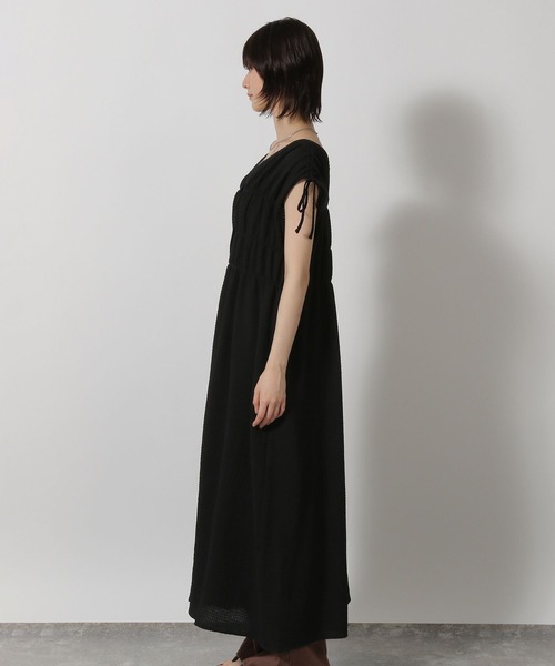 LAKOLE（ラコレ）の「【前後2WAY】肩ドロストワンピース / 575906（ワンピース・レディース・ブラウン/ブラック/アイボリー・FREE）」の17枚目の写真
