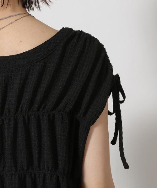 LAKOLE（ラコレ）の「【前後2WAY】肩ドロストワンピース / 575906（ワンピース・レディース・ブラウン/ブラック/アイボリー・FREE）」の10枚目の写真