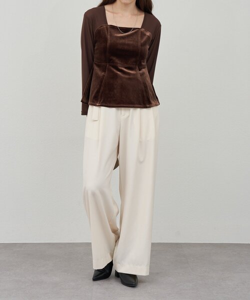 SHENERY（シーナリー）の「《すっきり見え》ベロアペプラムトップス（シャツ/ブラウス・レディース・ブラック/ブラウン・FREE）」の9枚目の写真