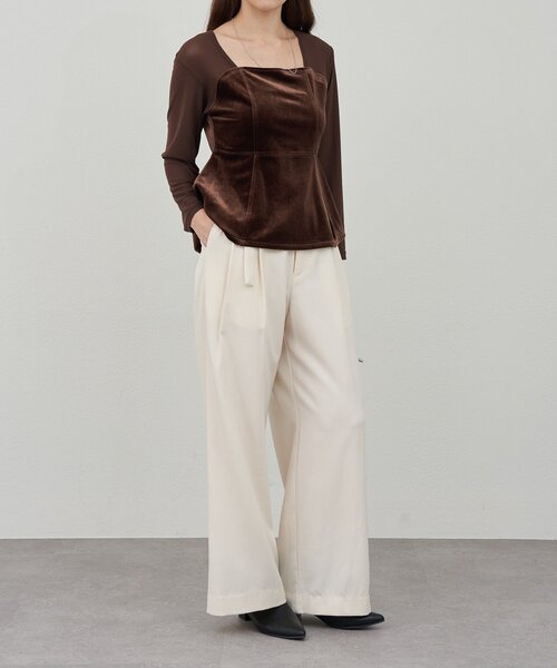 SHENERY（シーナリー）の「《すっきり見え》ベロアペプラムトップス（シャツ/ブラウス・レディース・ブラック/ブラウン・FREE）」の10枚目の写真