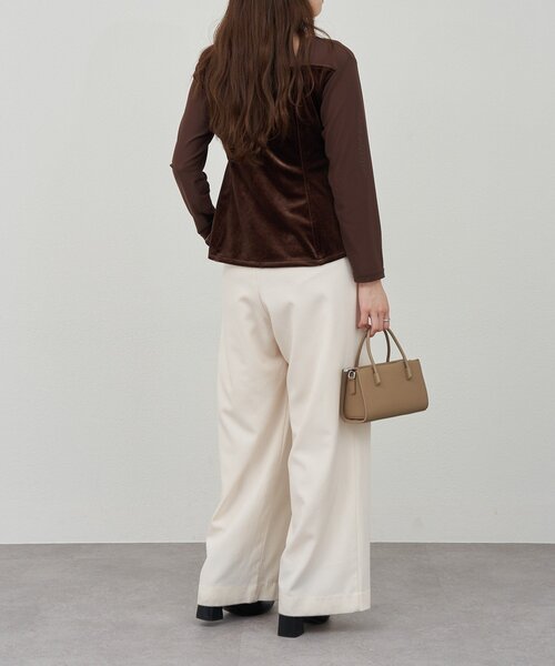 SHENERY（シーナリー）の「《すっきり見え》ベロアペプラムトップス（シャツ/ブラウス・レディース・ブラック/ブラウン・FREE）」の13枚目の写真