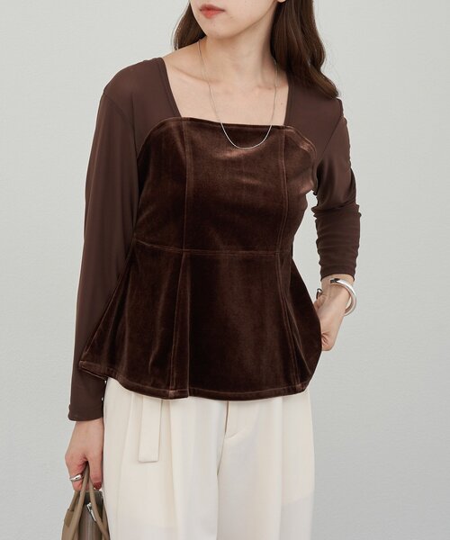 SHENERY（シーナリー）の「《すっきり見え》ベロアペプラムトップス（シャツ/ブラウス・レディース・ブラック/ブラウン・FREE）」の4枚目の写真