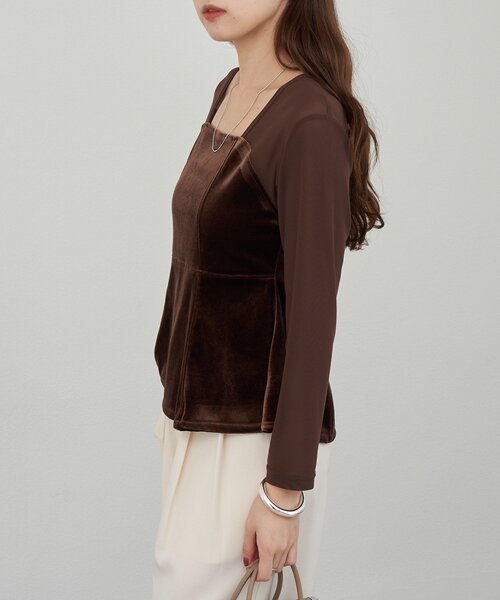 SHENERY（シーナリー）の「《すっきり見え》ベロアペプラムトップス（シャツ/ブラウス・レディース・ブラック/ブラウン・FREE）」の5枚目の写真