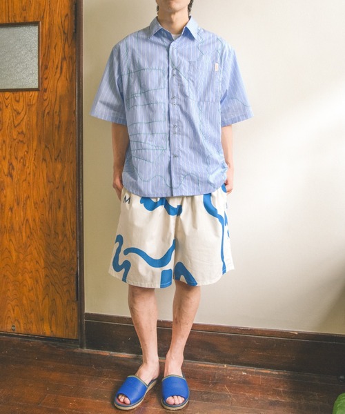PAMM(パム)の「寛大なインテリアのストライプ刺繍シャツ(シャツ/ブラウス・レディース・ブルー/イエロー・フリー)」の7枚目の写真