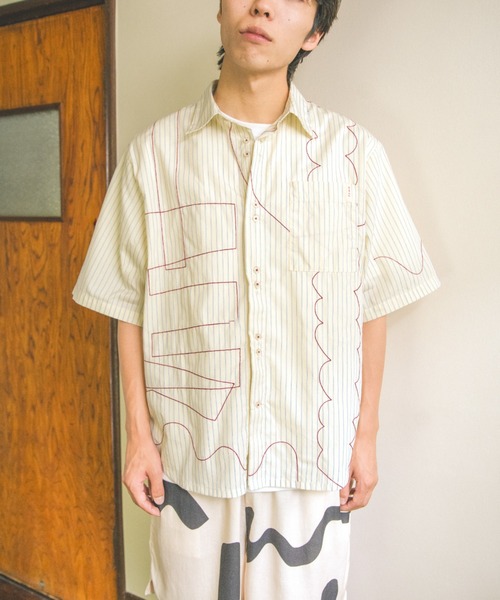 PAMM(パム)の「寛大なインテリアのストライプ刺繍シャツ(シャツ/ブラウス・レディース・ブルー/イエロー・フリー)」の17枚目の写真