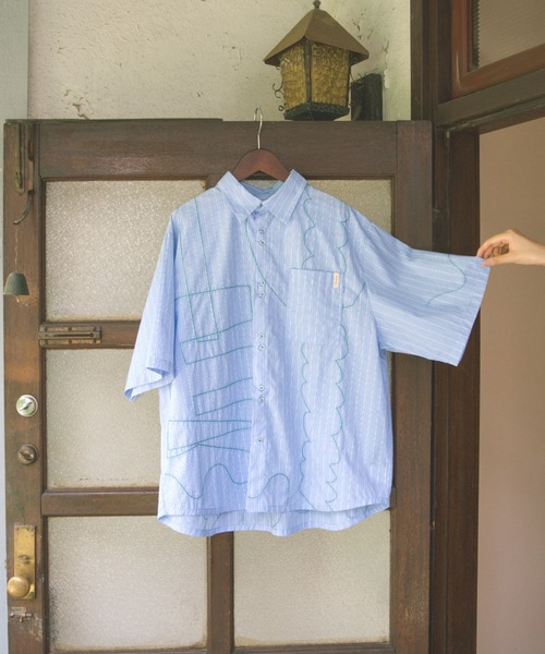 PAMM(パム)の「寛大なインテリアのストライプ刺繍シャツ(シャツ/ブラウス・レディース・ブルー/イエロー・フリー)」の13枚目の写真