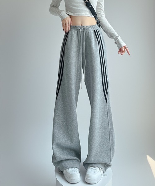 mushwear（マッシュウェア）の「フレアトラックスウェット（スウェットパンツ・メンズ・ライトグレー/レッド/ブラック/グレー・SMALL/LARGE/MEDIUM/X-LARGE）」の4枚目の写真