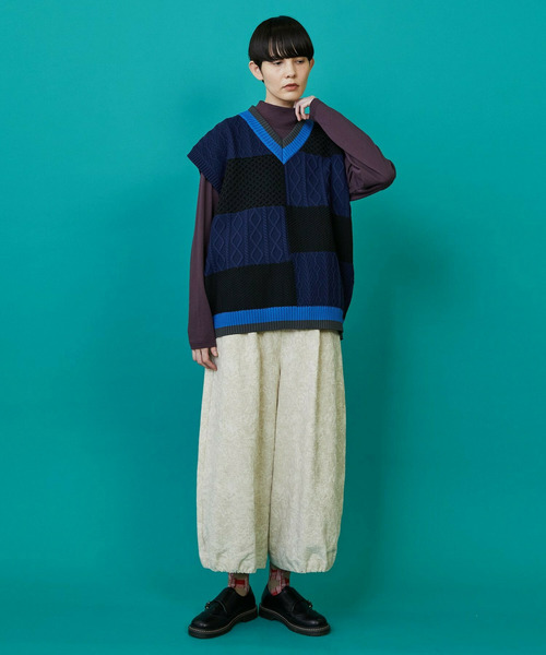 FRAPBOIS（フラボア）の「ケーブベスト（ベスト・レディース・オフホワイト/ネイビー・1/2）」の6枚目の写真