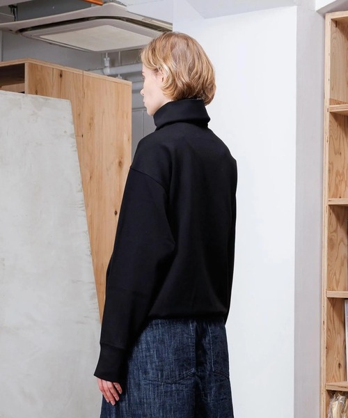 VOAAOV（ヴォアーブ）の「【VOAAOV】DUAL TOP Turtleneck Tops（スウェット・メンズ・パープル/グレー/ブラック/マスタード・1/2/0）」の7枚目の写真