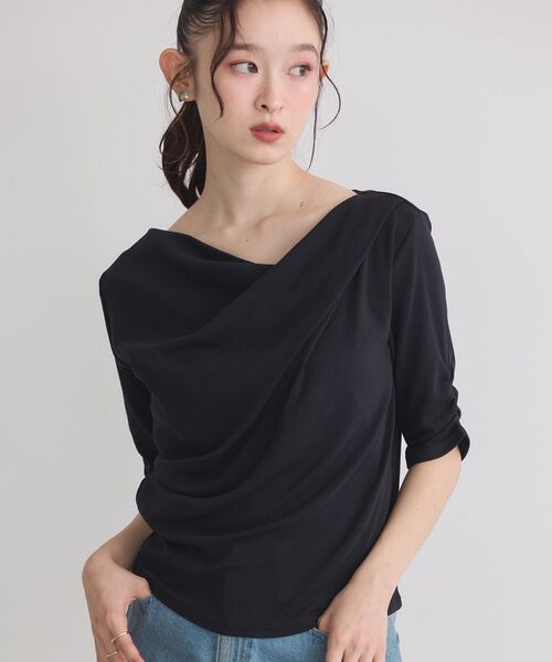 earth music&ecology（アースミュージックアンドエコロジー）の「ドレープデザインカットソー（Tシャツ/カットソー・レディース・ブラック/オフホワイト/ブラウン・FREE）」の2枚目の写真