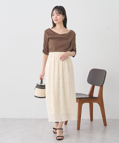 earth music&ecology（アースミュージックアンドエコロジー）の「ドレープデザインカットソー（Tシャツ/カットソー・レディース・ブラック/オフホワイト/ブラウン・FREE）」の22枚目の写真