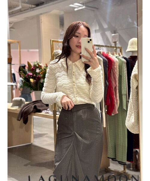 LAGUNAMOON(ラグナムーン)の「フラッフィーカットシャツ(Tシャツ/カットソー・レディース・アイボリー/ブラック・FREE)」の15枚目の写真