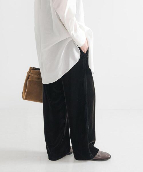 URBAN RESEARCH（アーバンリサーチ）の「サイドラインベロアイージーパンツ（その他パンツ・レディース・ブラック/ブラウン・36/38）」の4枚目の写真