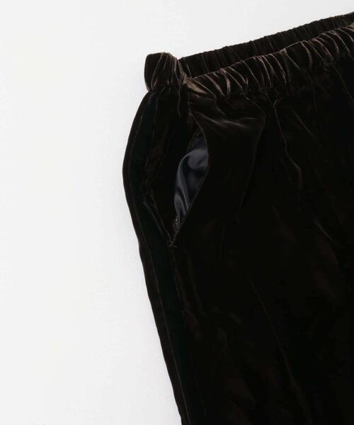URBAN RESEARCH（アーバンリサーチ）の「サイドラインベロアイージーパンツ（その他パンツ・レディース・ブラック/ブラウン・36/38）」の12枚目の写真