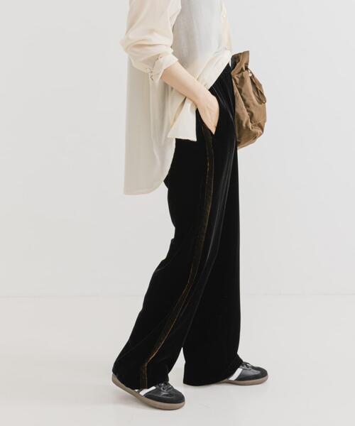 URBAN RESEARCH（アーバンリサーチ）の「サイドラインベロアイージーパンツ（その他パンツ・レディース・ブラック/ブラウン・36/38）」の18枚目の写真