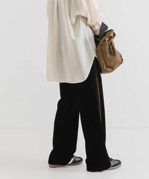 URBAN RESEARCH（アーバンリサーチ）の「サイドラインベロアイージーパンツ（その他パンツ・レディース・ブラック/ブラウン・36/38）」の19枚目の写真