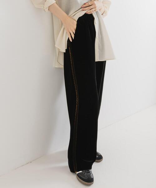 URBAN RESEARCH（アーバンリサーチ）の「サイドラインベロアイージーパンツ（その他パンツ・レディース・ブラック/ブラウン・36/38）」の22枚目の写真