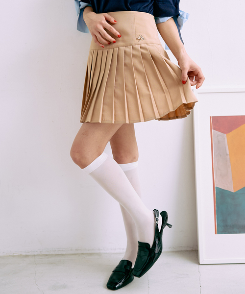 Mi-je(ミジェ)の「ロゴプレートプリーツスカート【韓国ファッション】(スカート・レディース・ベージュ/グレー・S/M)」の5枚目の写真