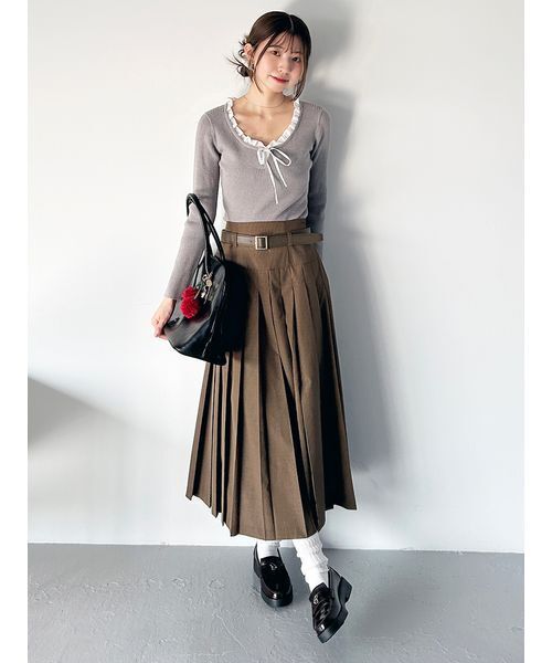 SNIDEL(スナイデル)の「フリルドッキングニットプルオーバー(ニット/セーター・レディース・アイボリー/グレー/ブラック/ライトピンク・F)」の10枚目の写真