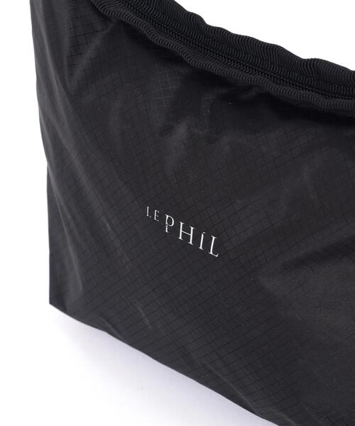 LE PHIL（ルフィル）の「《LE PHIL SPORTS》ライトタフタサコッシュ（ボディバッグ/ウエストポーチ・レディース・シルバー/ブラック・ONE SIZE）」の8枚目の写真