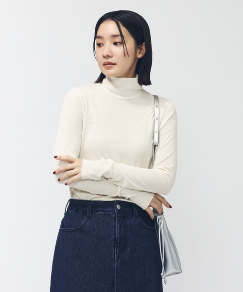 TIGORA(ティゴラ)の「ティゴラ TIGORA ストレッチリブハイネックTシャツ(Tシャツ/カットソー・レディース・グリーン/ブラック/チャコールグレー/オフホワイト・S/M/L/XL)」の15枚目の写真