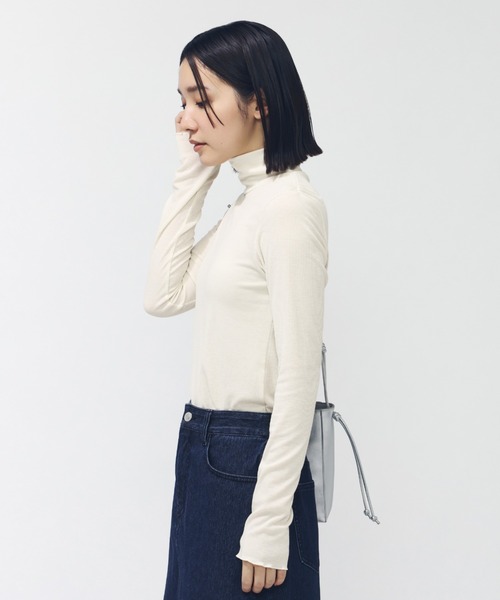 TIGORA(ティゴラ)の「ティゴラ TIGORA ストレッチリブハイネックTシャツ(Tシャツ/カットソー・レディース・グリーン/ブラック/チャコールグレー/オフホワイト・S/M/L/XL)」の16枚目の写真