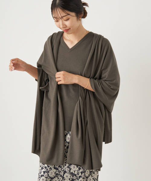 IENA（イエナ）の「ライトウールニットストール（ストール/ショール・レディース・カーキ/グレー・FREE）」の16枚目の写真