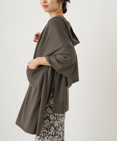 IENA（イエナ）の「ライトウールニットストール（ストール/ショール・レディース・カーキ/グレー・FREE）」の19枚目の写真