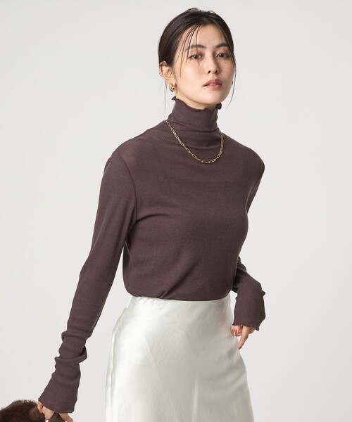 green label relaxing(グリーンレーベルリラクシング)の「テレコ タートルネック プルオーバー(Tシャツ/カットソー・レディース・オフホワイト/ブラック/ライトピンク/ダークブラウン/ダークグレー/その他1/ライトブルー・FREE)」の4枚目の写真