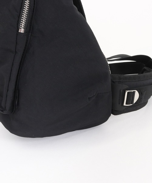 ADAM PATEK(アダムパテック)の「《ADAMPATEK》nylon sling bag(ボディバッグ/ウエストポーチ・メンズ・ブラック/グレー・FREE)」の4枚目の写真