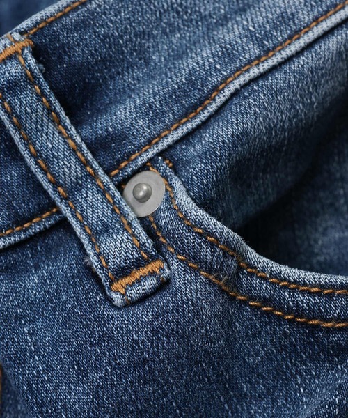 The DUFFER of ST.GEORGE（ザダファーオブセントジョージ）の「STANDARD SLIM JEANS "UW"：DUFFER定番 ユーズドウォッシ スキニーデニム スリムジーンズ（デニムパンツ・メンズ・ライトインディゴブルー・X-LARGE/LARGE/MEDIUM/SMALL）」の7枚目の写真