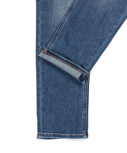 The DUFFER of ST.GEORGE（ザダファーオブセントジョージ）の「STANDARD SLIM JEANS "UW"：DUFFER定番 ユーズドウォッシ スキニーデニム スリムジーンズ（デニムパンツ・メンズ・ライトインディゴブルー・X-LARGE/LARGE/MEDIUM/SMALL）」の5枚目の写真