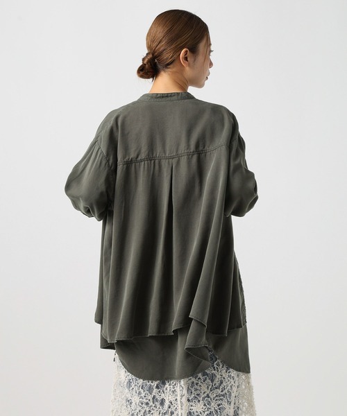 BAYFLOW（ベイフロー）の「[ヒップまでカバーする着丈]オーバーラップチュニック（チュニック・レディース・チャコール/ブルー/ライトベージュ・FREE）」の22枚目の写真