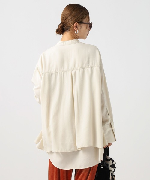 BAYFLOW（ベイフロー）の「[ヒップまでカバーする着丈]オーバーラップチュニック（チュニック・レディース・チャコール/ブルー/ライトベージュ・FREE）」の17枚目の写真