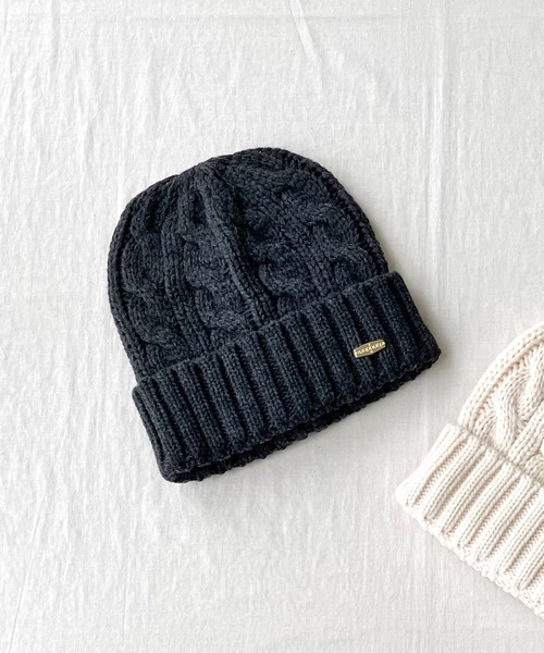 Q（キュー）の「ケーブルニットワッチ（ニットキャップ/ビーニー・レディース・アイボリー/チャコールグレー・ONE SIZE）」の3枚目の写真