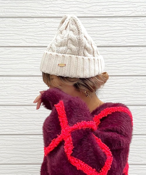 Q（キュー）の「ケーブルニットワッチ（ニットキャップ/ビーニー・レディース・アイボリー/チャコールグレー・ONE SIZE）」の6枚目の写真