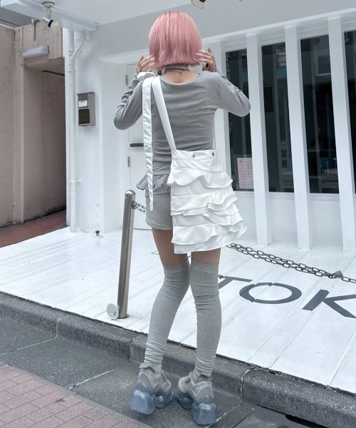 Never mind the XU / Chikashitsu+(ネバーマインド ザ エックスユー / チカシツプラス)の「【nmtc+】tie set check lace long sleeve / 【エヌエムティーシープラス】タイ付きチェックレース切り替え長袖Tシャツ(Tシャツ/カットソー・レディース・ホワイト/チャコール/グレー・ONE SIZE)」の17枚目の写真