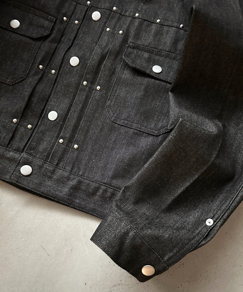 kutir（クティール）の「STUDS DESIGN RIGID SHORT DENIM JACKET／スタッズデザインリジットショートデニムジャケット（デニムジャケット・メンズ・インディゴブルー/ブラック・LARGE/MEDIUM）」の11枚目の写真