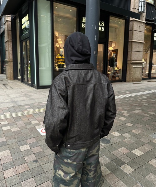 kutir（クティール）の「STUDS DESIGN RIGID SHORT DENIM JACKET／スタッズデザインリジットショートデニムジャケット（デニムジャケット・メンズ・インディゴブルー/ブラック・LARGE/MEDIUM）」の3枚目の写真