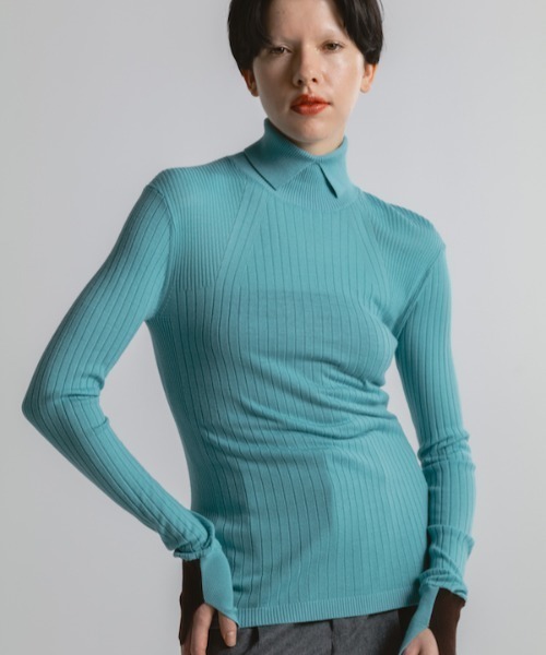 CINOH(チノ)の「TURTLE NECK TIGHT KNIT(ニット/セーター・レディース・ブラウン/チャコールグレー/ターコイズブルー・38)」の1枚目の写真