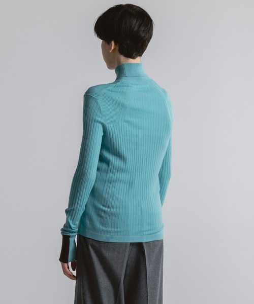 CINOH(チノ)の「TURTLE NECK TIGHT KNIT(ニット/セーター・レディース・ブラウン/チャコールグレー/ターコイズブルー・38)」の4枚目の写真