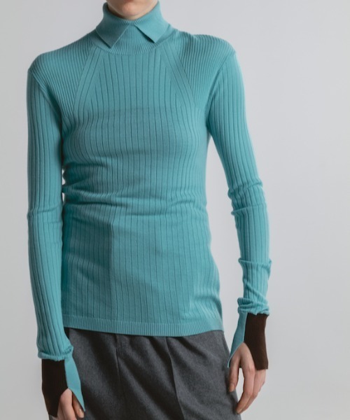CINOH(チノ)の「TURTLE NECK TIGHT KNIT(ニット/セーター・レディース・ブラウン/チャコールグレー/ターコイズブルー・38)」の5枚目の写真