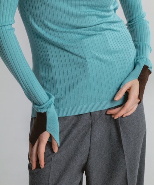 CINOH(チノ)の「TURTLE NECK TIGHT KNIT(ニット/セーター・レディース・ブラウン/チャコールグレー/ターコイズブルー・38)」の6枚目の写真