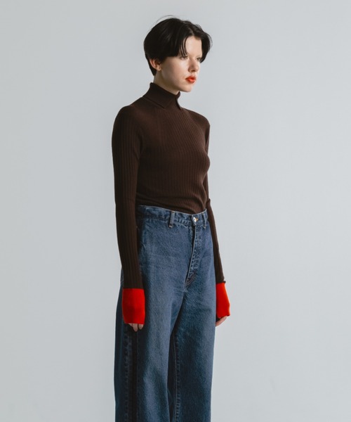 CINOH(チノ)の「TURTLE NECK TIGHT KNIT(ニット/セーター・レディース・ブラウン/チャコールグレー/ターコイズブルー・38)」の21枚目の写真