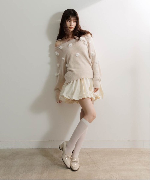 RANDA（ランダ）の「フラワーモチーフシャギーニットトップス（ニット/セーター・レディース・グレー/ピンク/アイボリー・FREE）」の6枚目の写真