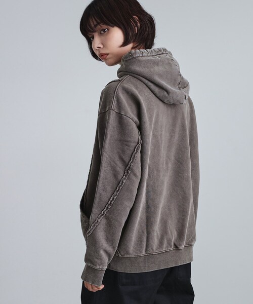 tk.TAKEO KIKUCHI（ティーケータケオキクチ）の「ヘヴィウェイトヴィンテージプルパーカ（パーカー・メンズ・グレー/ブラック/ブラウン系その他・01/03/02）」の14枚目の写真